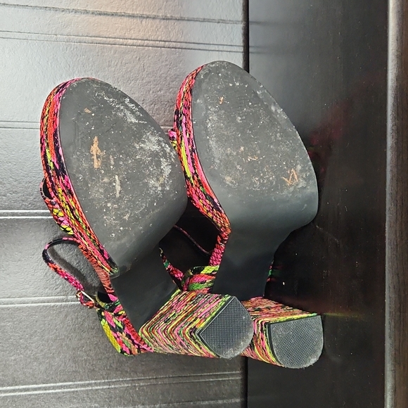 Multi-color Platform Sandals - Picture 4 of 6